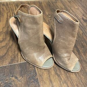 Lucky Brand | Womens Lisza Tan Leather Peep Toe Slingback Block Heel Mule SZ 6